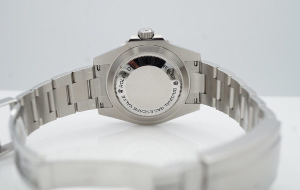 Rolex 116600 SD4K SEA-DWELLER 4000 CERAMIC BEZEL 40MM 2017 BOXES PAPER - Image 8