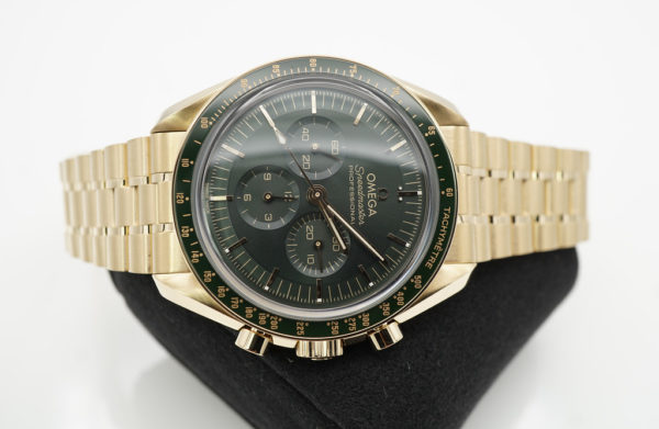 BRAND NEW Omega SPEEDMASTER PROFESSIONAL MOONWATCH MOONSHINE GOLD GREEN DIAL 2023 FULL SET - Image 9