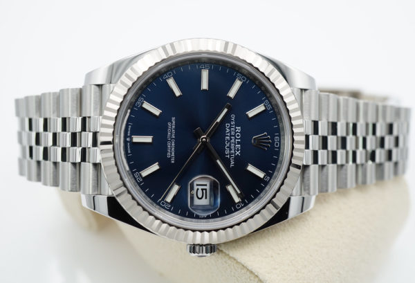 Rolex 126334 DATEJUST 41 FLUTED BEZEL BLUE STICK DIAL JUBILEE BAND 2022 FULL SET - Image 9