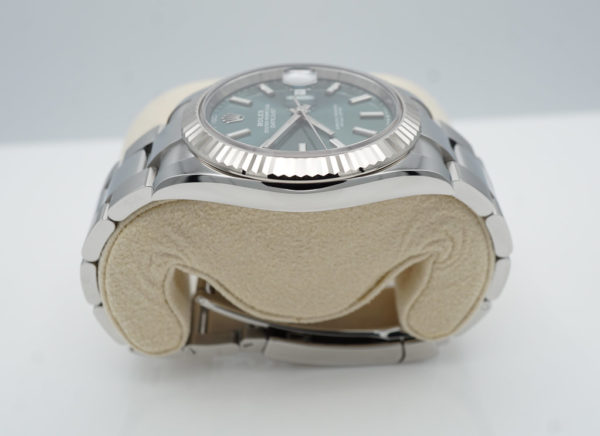 Rolex 126334 DATEJUST 41 FLUTED BEZEL MINT GREEN DIAL 2022 COMPLETE SET - Image 4