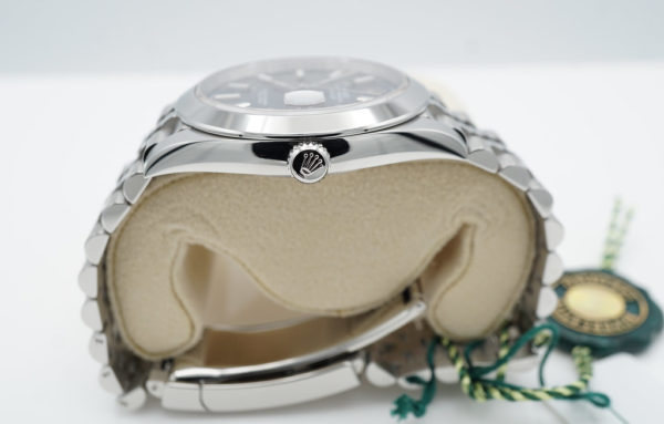 BRAND NEW Rolex 126300 DATEJUST 41 BLUE MOTIF DIAL JUBILEE BAND 2023 COMPLETE SET - Image 3