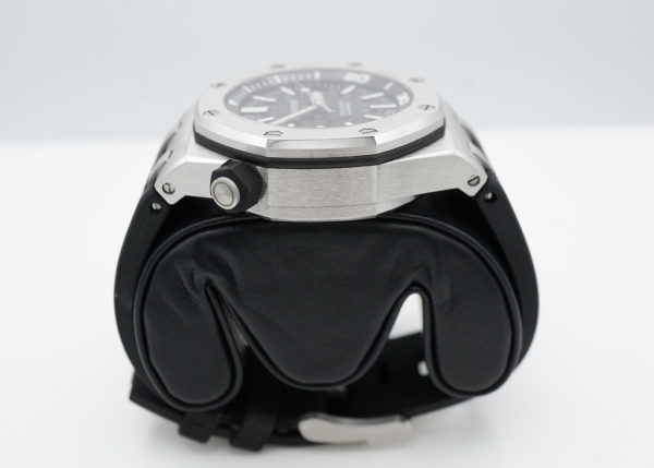 Audemars PIGUET ROYAL OAK OFFSHORE DIVER 15703ST AP SERVICED 2022 WARRANTY BOXES PAPERS - Image 4