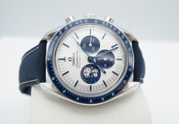 Omega SPEEDMASTER SILVER SNOOPY AWARD 50TH ANNIVERSARY 2022 WARRANTY FULL SET - Image 9