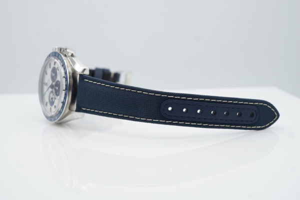 Omega SPEEDMASTER SILVER SNOOPY AWARD 50TH ANNIVERSARY 2022 WARRANTY FULL SET - Image 5