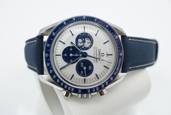 Omega SPEEDMASTER SILVER SNOOPY AWARD 50TH ANNIVERSARY 2022 WARRANTY FULL SET - Image 8
