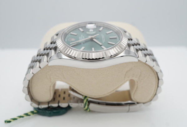 BRAND NEW Rolex 126334 DATEJUST 41 FLUTED BEZEL MINT GREEN DIAL 2022 COMPLETE SET - Image 4