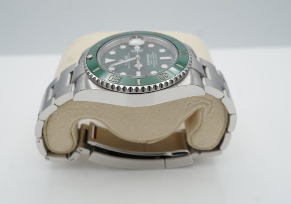 Rolex 116610LV SUBMARINER HULK GREEN DIAL GREEN BEZEL 40MM 2018 COMPLETE SET - Image 4