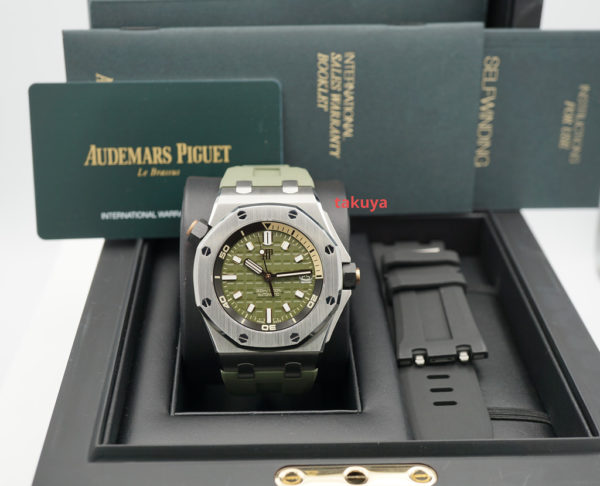 Audemars PIGUET ROYAL OAK OFFSHORE DIVER 15720ST KHAKI GREEN DIAL FULL SET - Image 2