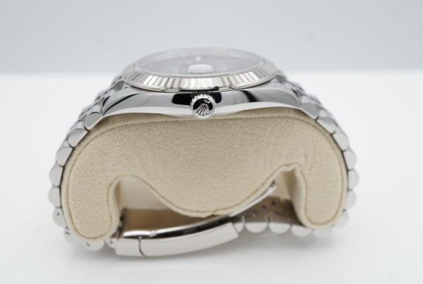 Rolex 126334 DATEJUST 41 FLUTED BEZEL WIMBLEDON DIAL JUBILEE BAND 2023 FULL SET - Image 3