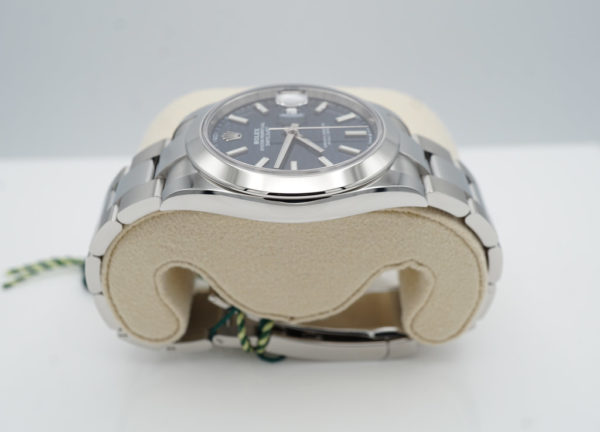 BRAND NEW Rolex 126300 DATEJUST 41 BLUE MOTIF DIAL OYSTER BAND 2022 COMPLETE SET - Image 4