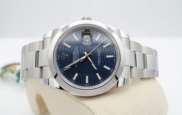 BRAND NEW Rolex 126300 DATEJUST 41 BLUE MOTIF DIAL OYSTER BAND 2022 COMPLETE SET - Image 10