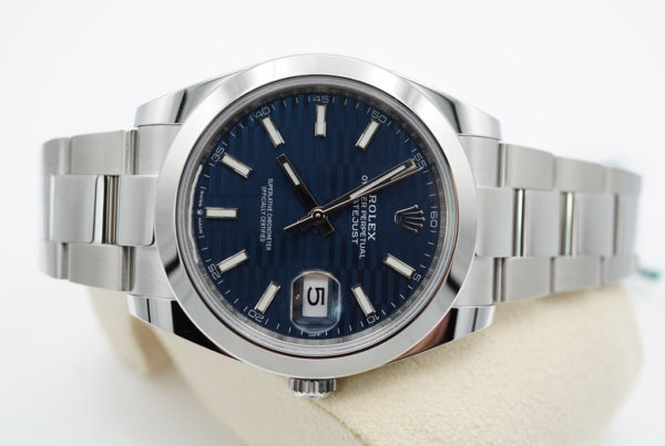 BRAND NEW Rolex 126300 DATEJUST 41 BLUE MOTIF DIAL OYSTER BAND 2022 COMPLETE SET - Image 9