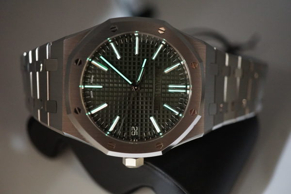BRAND NEW Audemars PIGUET ROYAL OAK 15510ST STAINLESS STEEL GREEN DIAL 2023 FULL SET - Image 11
