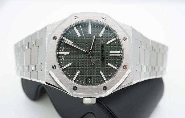 BRAND NEW Audemars PIGUET ROYAL OAK 15510ST STAINLESS STEEL GREEN DIAL 2023 FULL SET - Image 9