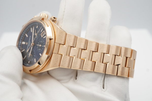 Vacheron CONSTANTIN OVERSEAS CHRONOGRAPH 5500V ROSE GOLD BLUE DIAL 2023 MODEL - Image 5