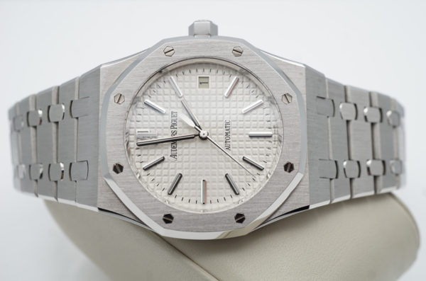 Audemars PIGUET ROYAL OAK 15300ST WHITE DIAL 39MM H SERIAL 2011 BOXES PAPERS - Image 10