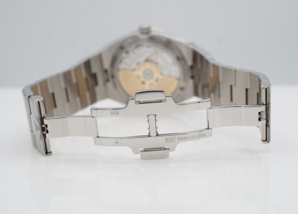 MINT Vacheron CONSTANTIN OVERSEAS STEEL BLUE DIAL 4500V 2022 WARRANTY FULL SET - Image 8