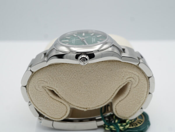 BRAND NEW Rolex 277200 OYSTER PERPETUAL 31 GREEN DIAL 2023 COMPLETE SET - Image 3