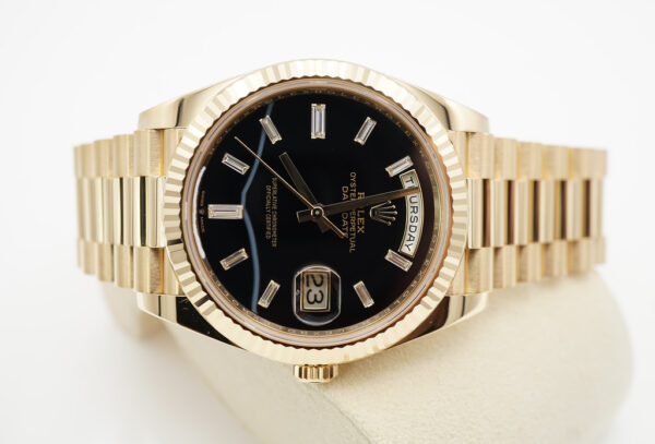 Rolex 228238 DAY DATE 40 YELLOW GOLD ONYX BAGUETTE DIAMOND DIAL 2022 FULL SET - Image 9