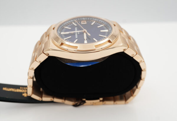 BRAND NEW Vacheron CONSTANTIN OVERSEAS ROSE GOLD BLUE DIAL 4500V 2023 COMPLETE SET - Image 4