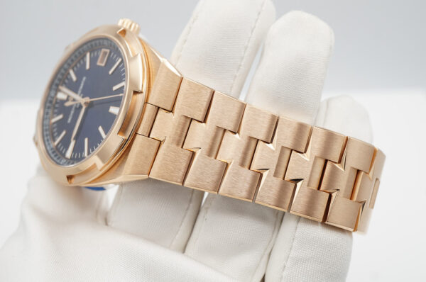 BRAND NEW Vacheron CONSTANTIN OVERSEAS ROSE GOLD BLUE DIAL 4500V 2023 COMPLETE SET - Image 5