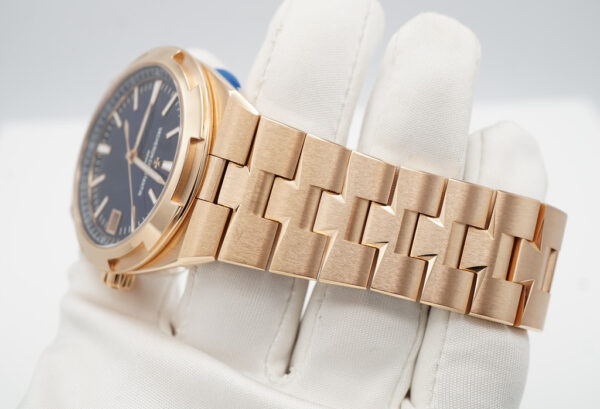 BRAND NEW Vacheron CONSTANTIN OVERSEAS ROSE GOLD BLUE DIAL 4500V 2023 COMPLETE SET - Image 6