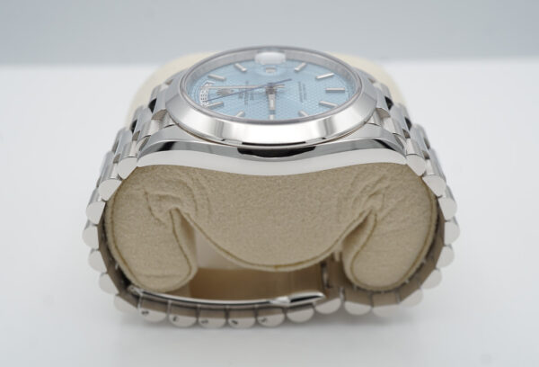 Rolex 228206 DAY DATE 40 PLATINUM ICE BLUE DIAGONAL MOTIF DIAL 2022 COMPLETE SET - Image 4