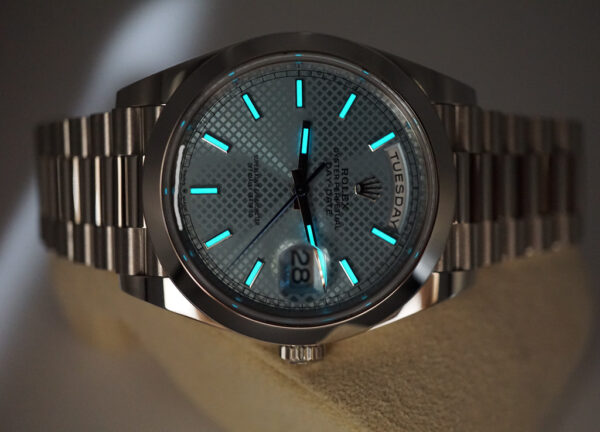 Rolex 228206 DAY DATE 40 PLATINUM ICE BLUE DIAGONAL MOTIF DIAL 2022 COMPLETE SET - Image 11