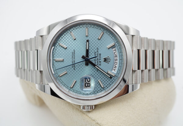 Rolex 228206 DAY DATE 40 PLATINUM ICE BLUE DIAGONAL MOTIF DIAL 2022 COMPLETE SET - Image 9