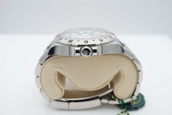 BRAND NEW Rolex 226570 EXPLORER 2 POLAR WHITE DIAL NEW MODEL 2023 COMPLETE SET - Image 3