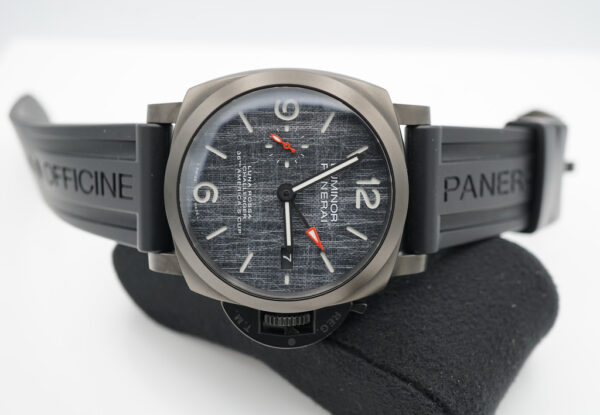 PANERAI Pam 1036 LUMINOR LUNA ROSSA GMT TITANIUM DLC GREY DIAL FULL SET - Image 8