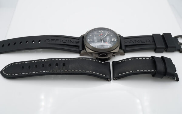 PANERAI Pam 1036 LUMINOR LUNA ROSSA GMT TITANIUM DLC GREY DIAL FULL SET - Image 5