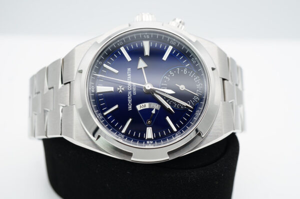 BRAND NEW Vacheron CONSTANTIN OVERSEAS DUAL TIME 7900V BLUE DIAL 41MM 2023 FULL SET - Image 10