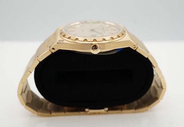 BRAND NEW Vacheron CONSTANTIN 222 HISTORIQUES YELLOW GOLD 4200H 2023 FULL SET - Image 3