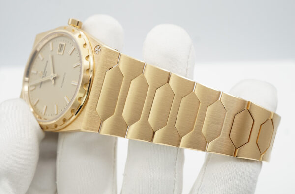 BRAND NEW Vacheron CONSTANTIN 222 HISTORIQUES YELLOW GOLD 4200H 2023 FULL SET - Image 5