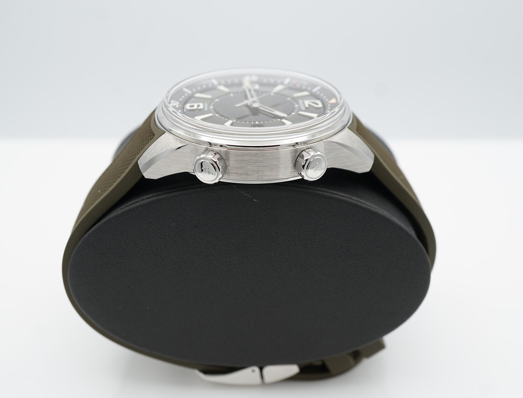 mint-jaeger-lecoultre-polaris-date-green-gradient-dial-stainless-steel