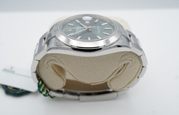 BRAND NEW Rolex 126300 DATEJUST 41 MINT GREEN DIAL OYSTER BAND 2023 COMPLETE SET - Image 4