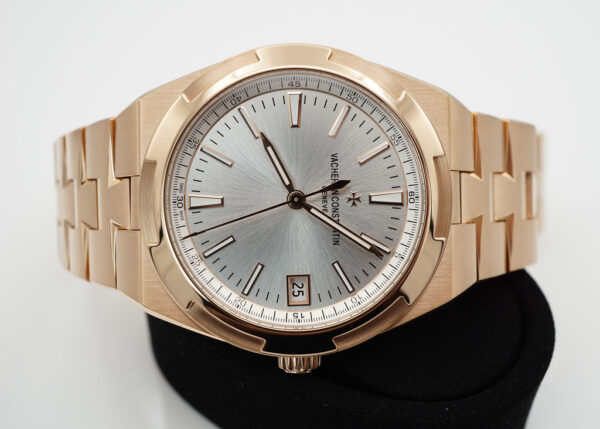 Vacheron CONSTANTIN OVERSEAS 18K ROSE GOLD SILVER DIAL 4500V 2022 WARRANTY - Image 10