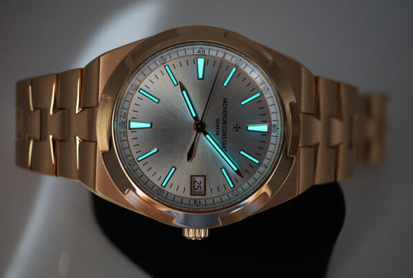Vacheron CONSTANTIN OVERSEAS 18K ROSE GOLD SILVER DIAL 4500V 2022 WARRANTY - Image 12