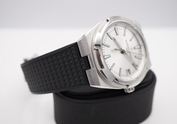Vacheron CONSTANTIN OVERSEAS 4500V STAINLESS STEEL SILVER DIAL COMPLETE SET - Image 6