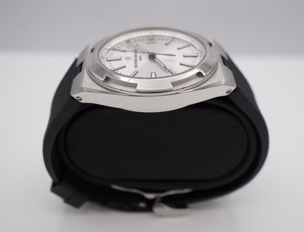 Vacheron CONSTANTIN OVERSEAS 4500V STAINLESS STEEL SILVER DIAL COMPLETE SET - Image 5