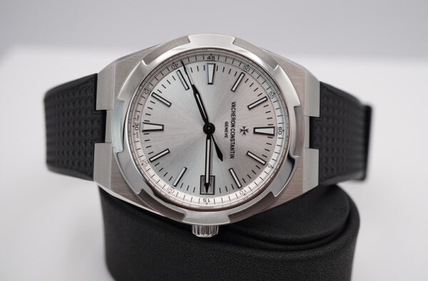 Vacheron CONSTANTIN OVERSEAS 4500V STAINLESS STEEL SILVER DIAL COMPLETE SET - Image 10
