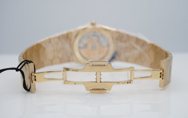 BRAND NEW Vacheron CONSTANTIN 222 HISTORIQUES 18K YELLOW GOLD 4200H 2023 COMPLETE SET - Image 8