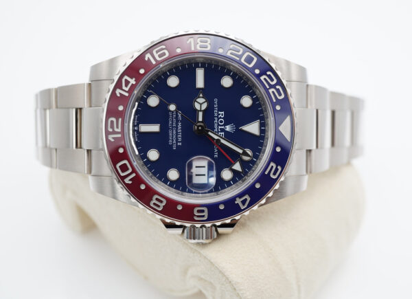Rolex 126719BLRO GMT MASTER 2 WHITE GOLD PEPSI BEZEL BLUE DIAL 2022 FULL SET - Image 9
