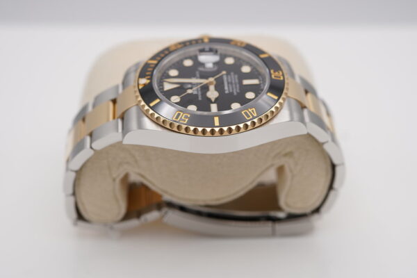 Rolex 126613LN SUBMARINER 18K YG STEEL BLACK DIAL 41MM 2023 FULL SET - Image 4