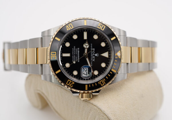 Rolex 126613LN SUBMARINER 18K YG STEEL BLACK DIAL 41MM 2023 FULL SET - Image 9