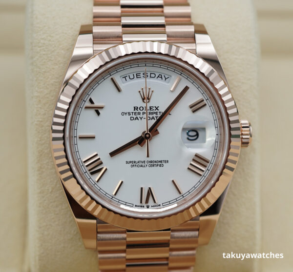 MINT Rolex 228235 DAY DATE 40 ROSE GOLD WHITE ROMAN DIAL 2023 WARRANTY FULL SET