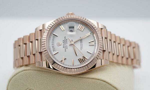 MINT Rolex 228235 DAY DATE 40 ROSE GOLD WHITE ROMAN DIAL 2023 WARRANTY FULL SET - Image 10