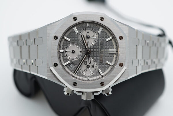 BRAND NEW Audemars PIGUET ROYAL OAK CHRONOGRAPH 26715ST GREY DIAL 2023 FULL SET - Image 9