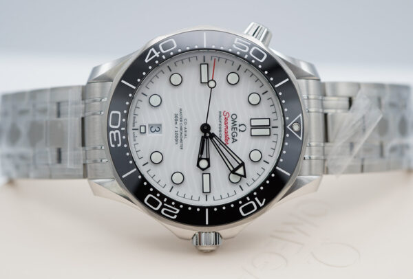 BRAND NEW Omega SEAMASTER DIVER 300M WHITE WAVE DIAL BRACELET 2023 FULL SET - Image 9